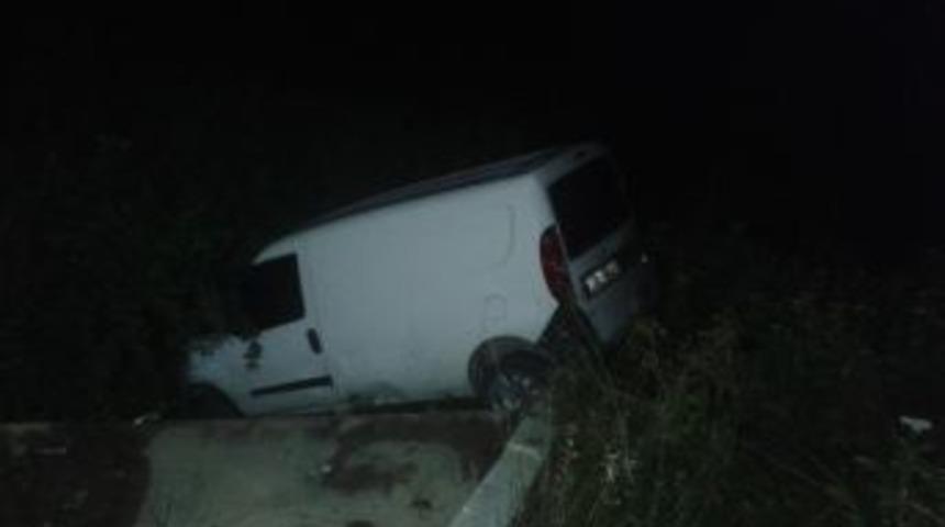 Kaza Yapan S&uuml;r&uuml;c&uuml; Olay Yerinden Ka&ccedil;tı