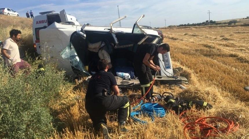 Edirne&rsquo;de Trafik Kazası: 1 &Ouml;l&uuml;, 2 Yaralı