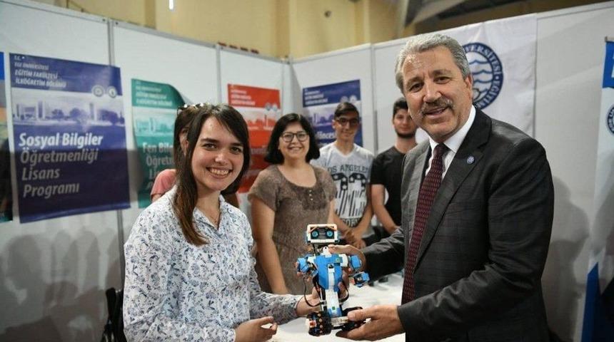 10 Bin Liseli Şimdiden Egeli Oldu