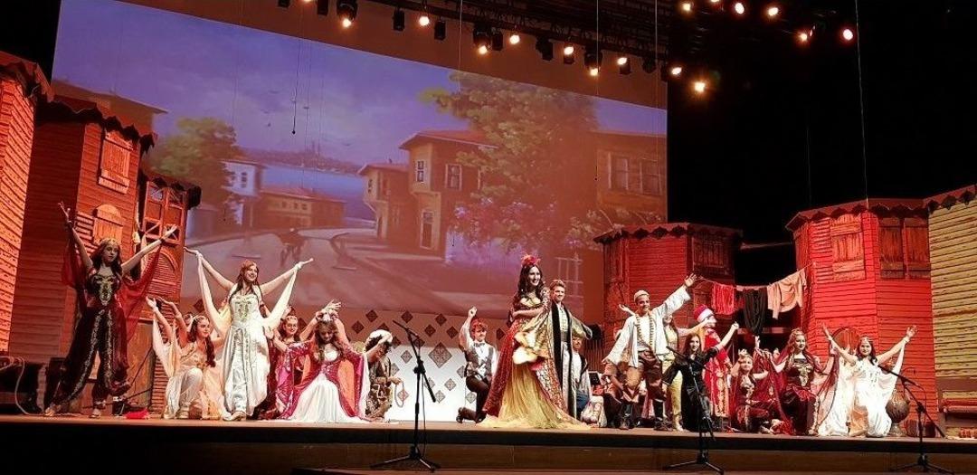 Gkv&rsquo;liler İstanbul Efendisi M&uuml;zikalini Sahneledi