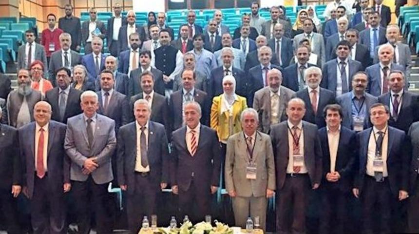 Rekt&ouml;r &Ccedil;omaklı, &Uuml;rd&uuml;n&rsquo;de Ger&ccedil;ekleştirilen Esruc 7. Olağan Toplantısına Katıldı