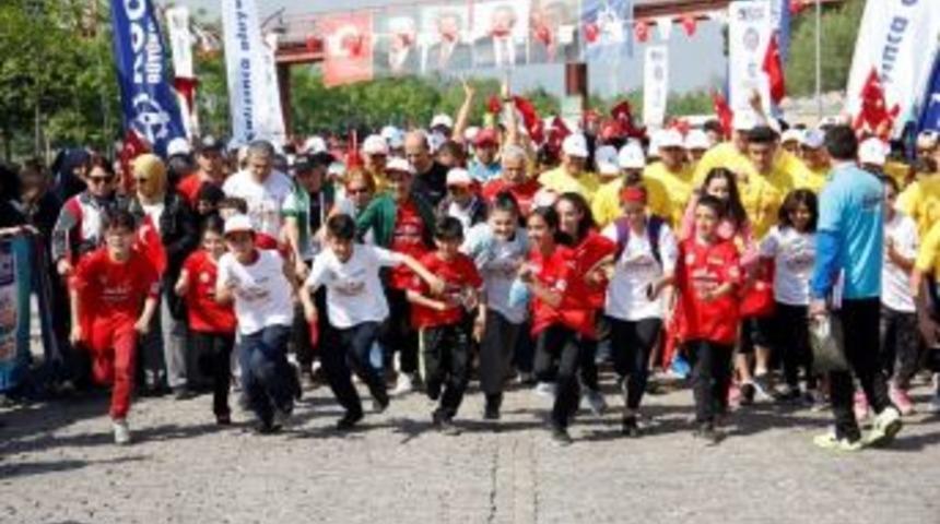 Kocaeli Kitaba Koşacak