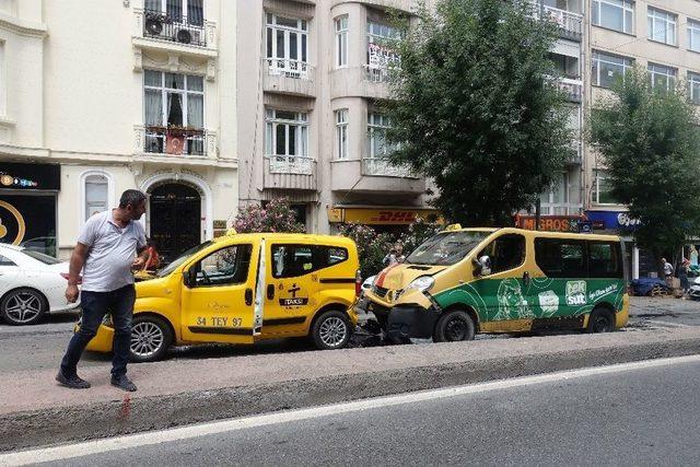 Beyoğlu’nda Zincirleme Trafik Kazası: 1 Hafif Yaralı