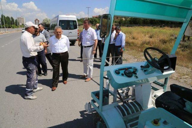 Güvenli Ve Seri Ulaşımın İçin Yol Çizgileri Melikgazi Belediyesince Yapılıyor