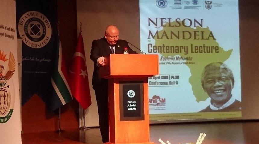 Nelson Mandela 100&rsquo;&uuml;nc&uuml; Doğum Yılında Anıldı