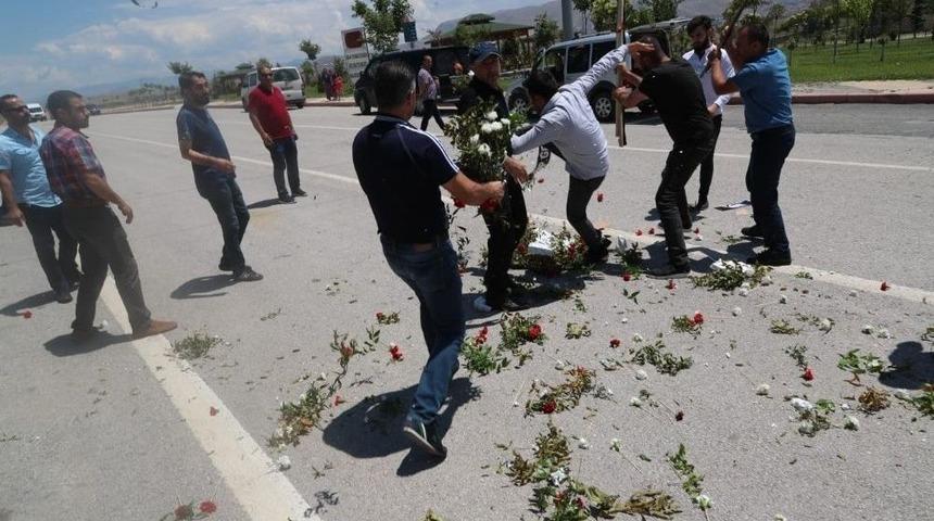 Şehit Cenazesinde Kılı&ccedil;daroğlu&rsquo;nun &Ccedil;elengine Tepki