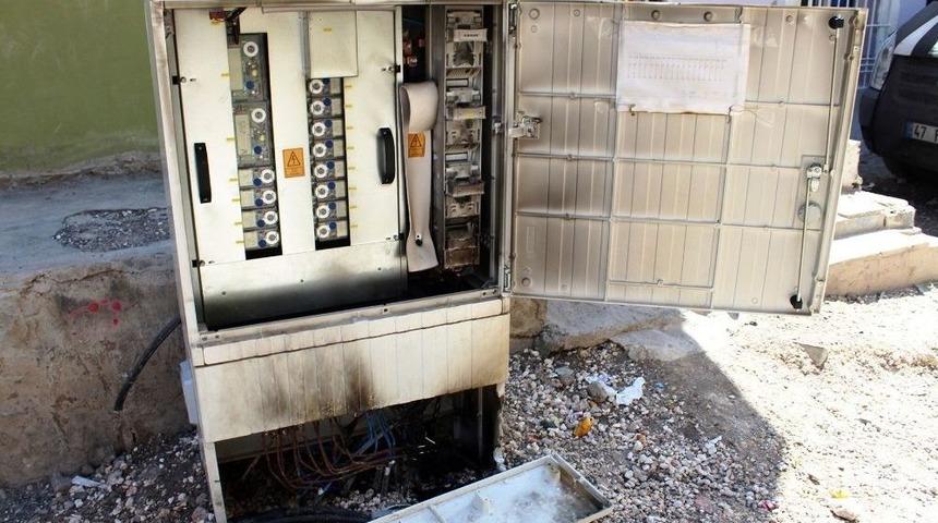 Ka&ccedil;ak Elektrik &Ouml;nleyen Panolarına Saldırı