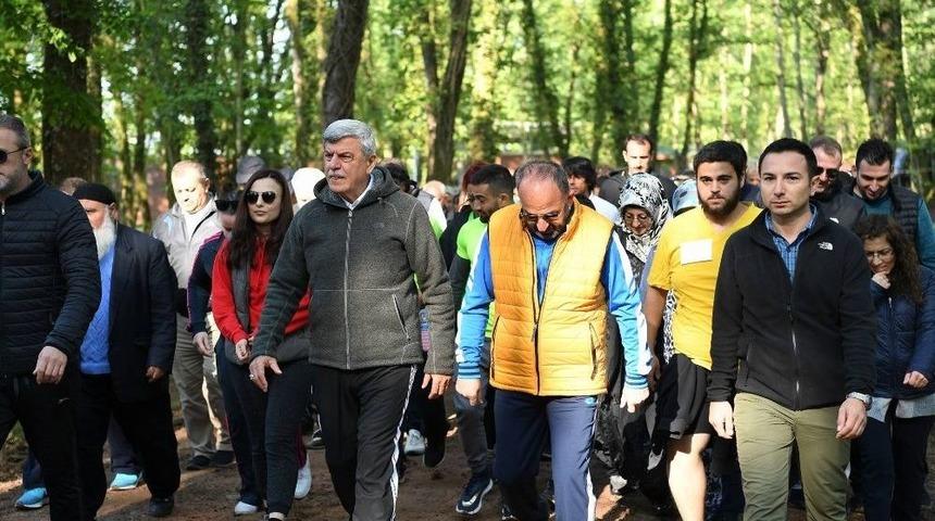 Kartepe Sağlığa Y&uuml;r&uuml;d&uuml;