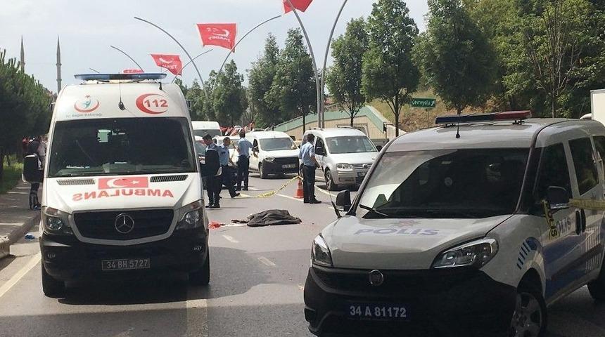 Gaziosmanpaşa&rsquo;da Bir Şahıs Viyad&uuml;kten Atlayarak İntihar Etti