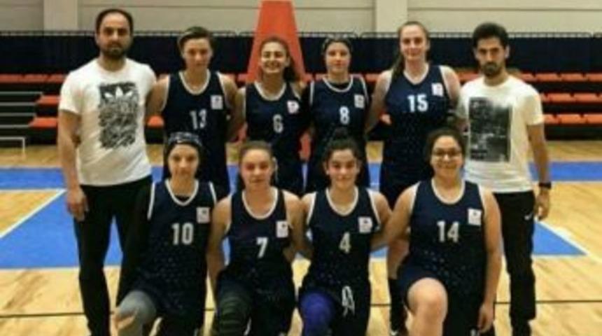 D&uuml;zceli Belediyesporlu Kızlar Yarı Finale &Ccedil;ıktı