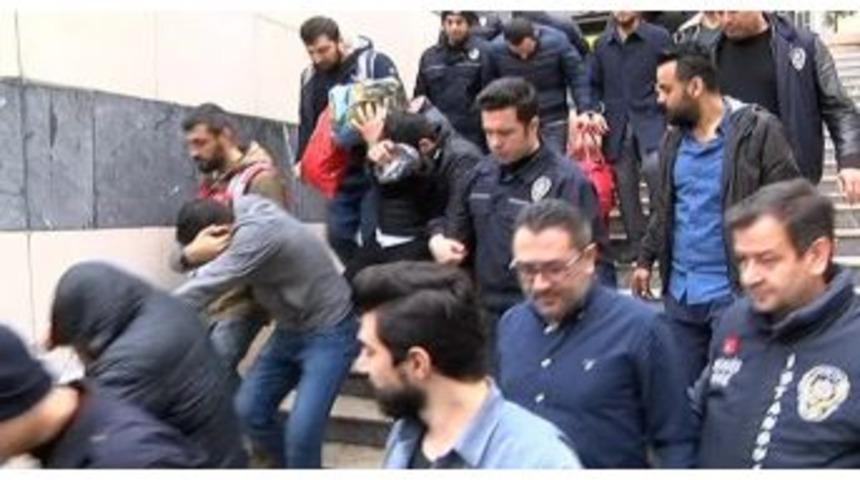 Telefonla Vatandaşları Dolandıran &Ccedil;eteye Operasyon: 33 G&ouml;zaltı