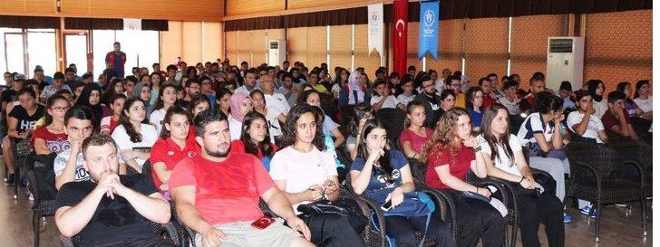 Manisa’daki Gençlik Merkezi Gönüllüleri Piknikte Buluştu G3