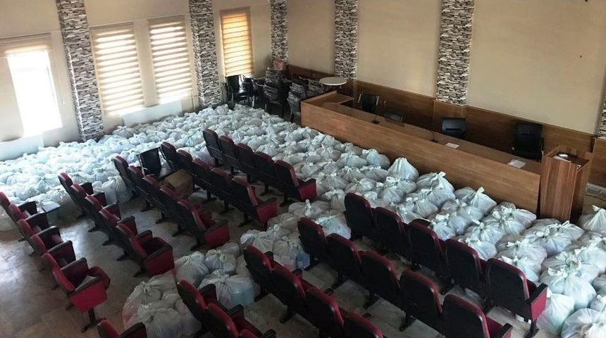 Edremit Belediyesinden Okullara 100 Bin Tl’lik Malzeme Desteği