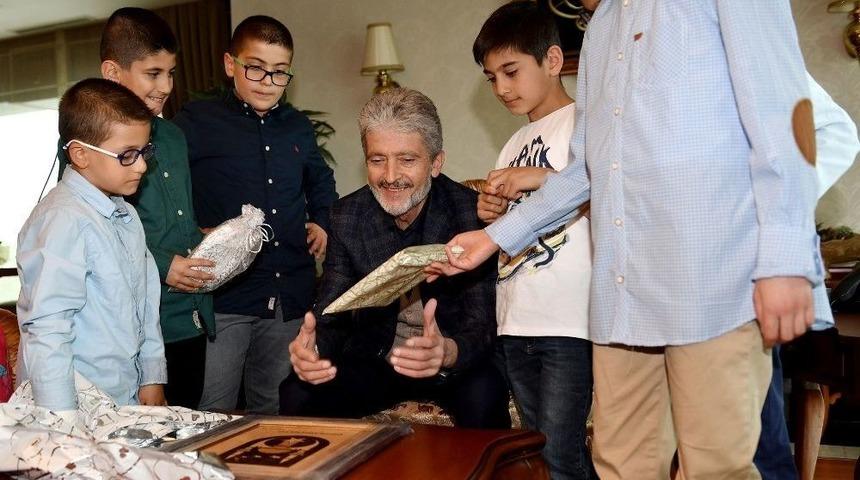 Başkan Tuna Bakım Desteği Alan &Ccedil;ocuklarla Buluştu