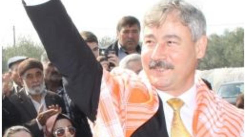 Saruhanlı Belediyesinden &Ccedil;ift&ccedil;iye Ekipman Desteği