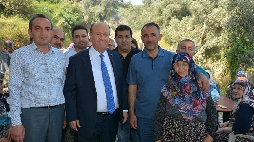 Başkan &Ouml;zakca,n Dalama Mahallesindeki 30 Yıllık Yemek Hayrına Katıldı