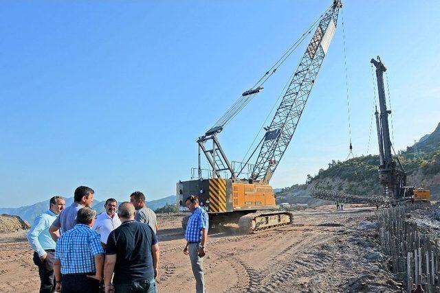 Heyelan Sebebiyle Çöken Kumluca - Antalya Karayolu Bayrama Yetişecek