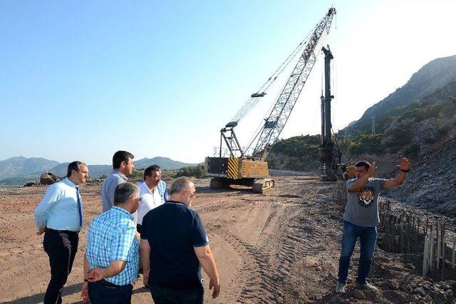 Heyelan Sebebiyle Çöken Kumluca - Antalya Karayolu Bayrama Yetişecek