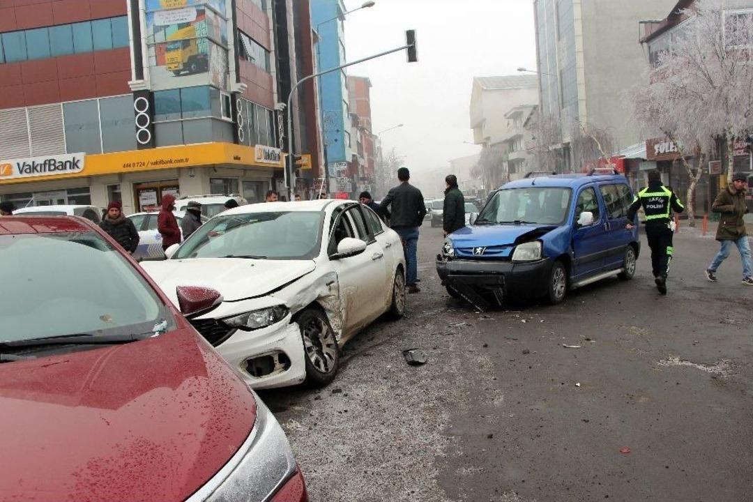 Ardahan Kent Merkezinde Zincirleme Kaza
