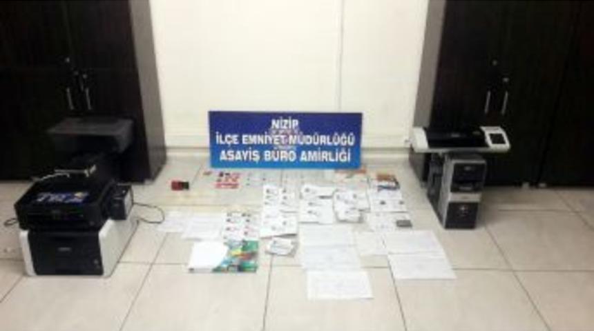 Sahte Evrak D&uuml;zenleyen &Ccedil;ete Yakalandı