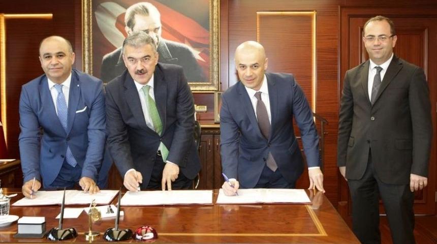 Petkim&rsquo;in 8. Okulu Bayraklı&rsquo;ya