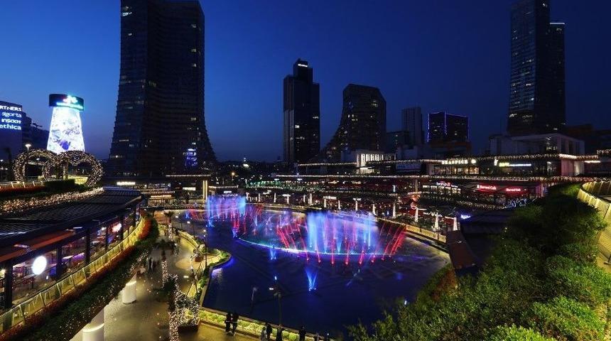 Ataşehir&rsquo;de Retrob&uuml;s Konseri