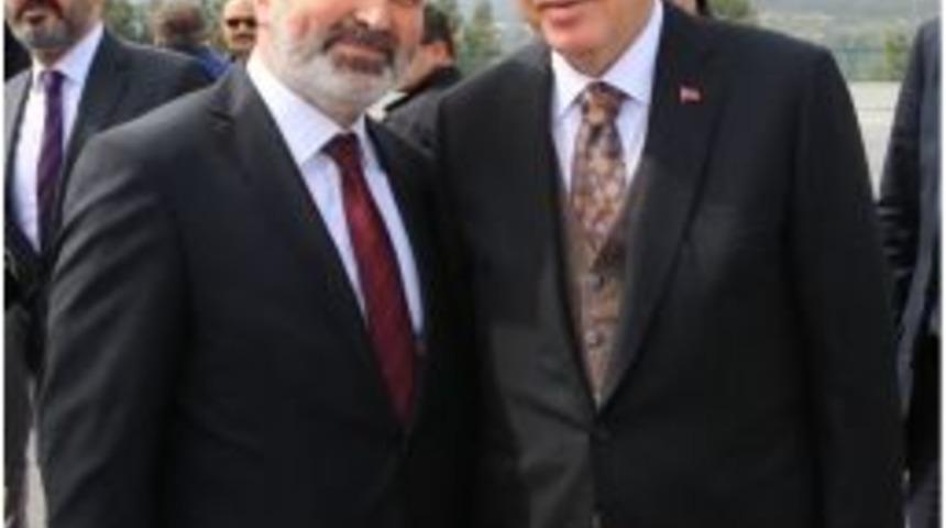 Aslan, Adaylık İ&ccedil;in G&ouml;revinden İstifa Etti