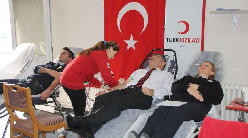 Polisten "zeytin Dalı Harekatı"na Kan Bağışı Desteği
