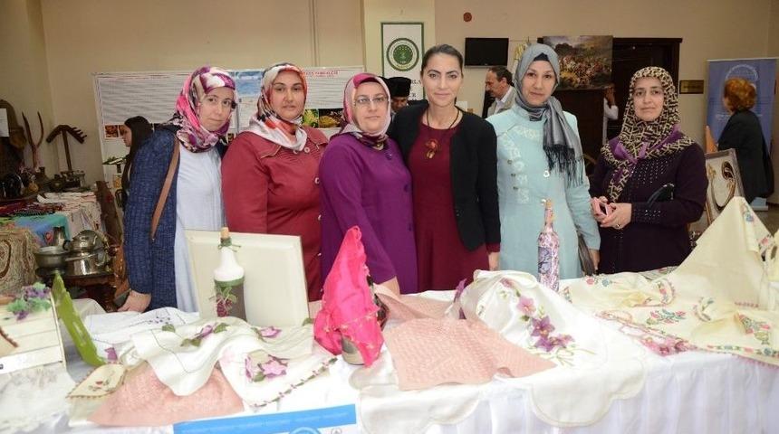 Kar-mek Kursiyerleri Kartepe&rsquo;yi Sanat Eserlerine Yansıttı