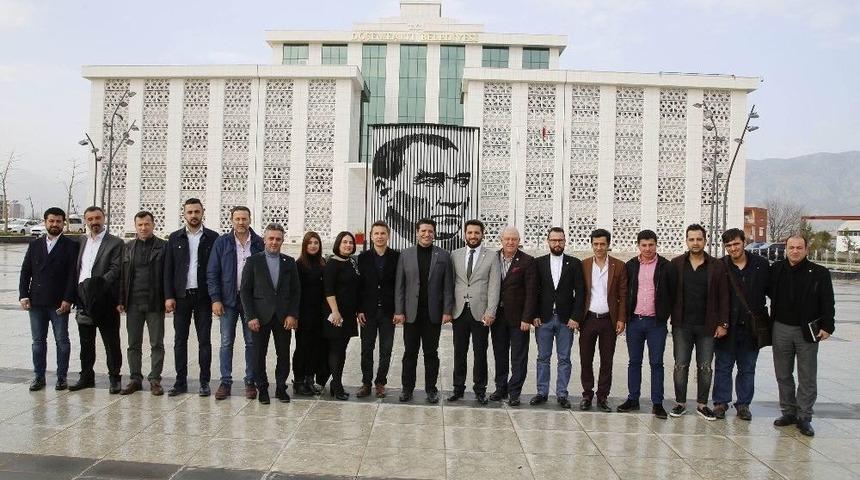 Gen&ccedil;, Konged &Uuml;yelerini Ağırladı