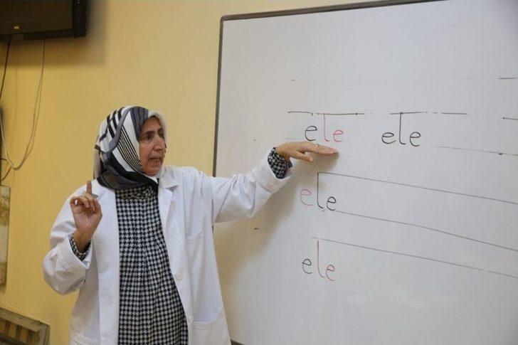 İlk Kez Kalem Tutan Kadınların Heyecanı Duygulandırdı G2