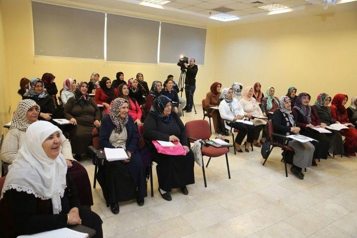 İlk Kez Kalem Tutan Kadınların Heyecanı Duygulandırdı G3