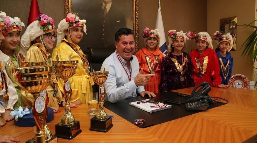 Şampiyon Folklorculardan Mehmet Kocadon’a Ziyaret