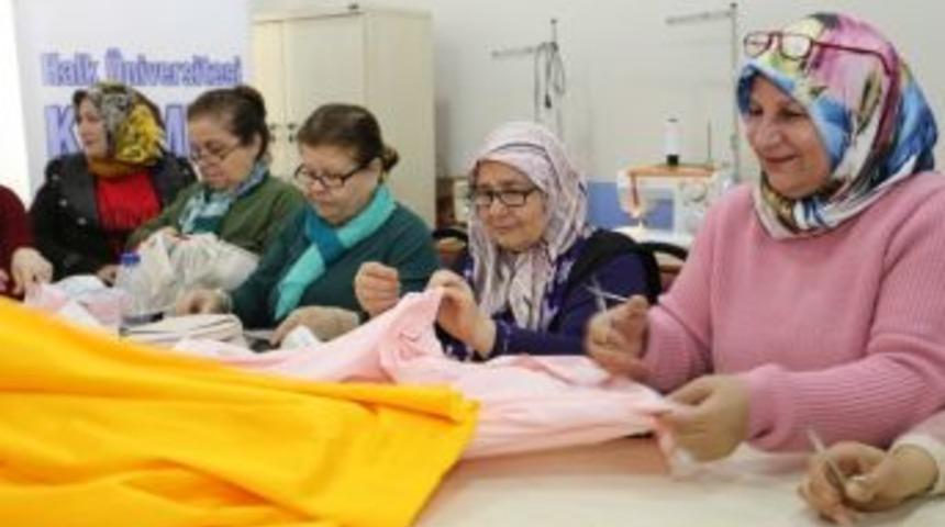 Ko-mek 12 İl&ccedil;edeki 326 Branşıyla Yaz Aylarında Eğitimin Hizmetinde