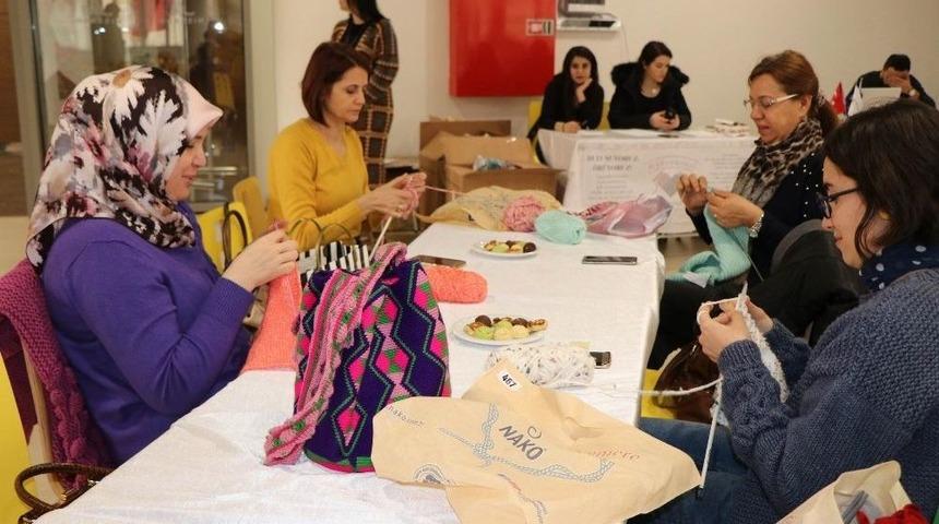 Kadınlar Bu Kez İhtiya&ccedil; Sahibi &Ccedil;ocuklar İ&ccedil;in &Ouml;rd&uuml;