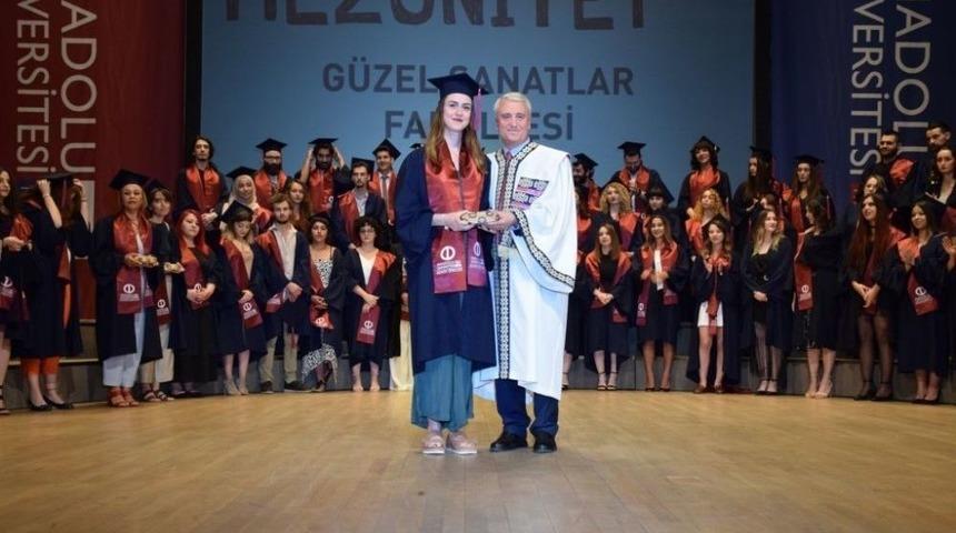 G&uuml;zel Sanatlar Fak&uuml;ltesi Mezunlarına Veda Etti