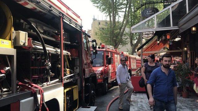 Eminönü’nde Otelde Yangın Paniği