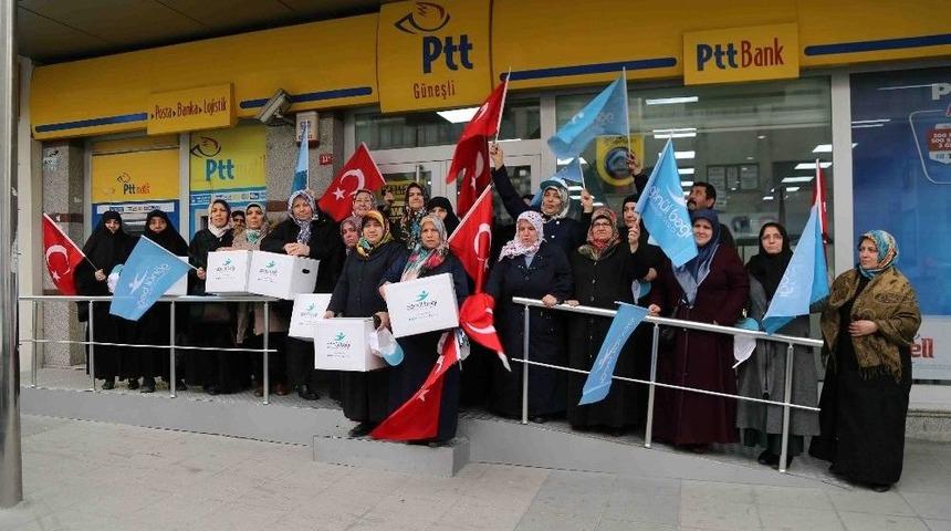 Bağcılarlı Kadınlar Mehmet&ccedil;ik İ&ccedil;in Kışlık Giyecek &Ouml;rd&uuml;