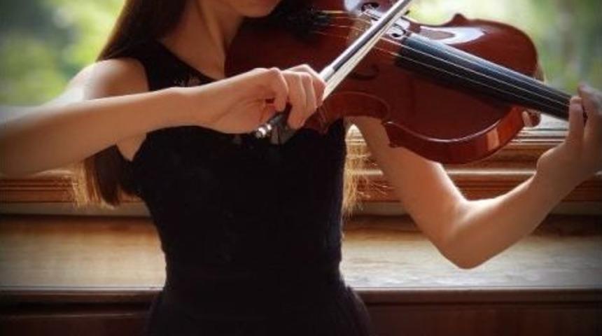 10 Yaşındaki İrem Yayalar, Kemanda Birincilik &Ouml;d&uuml;l&uuml;n&uuml;n Sahibi Oldu