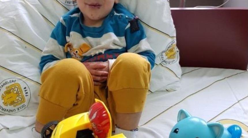 İzmir&rsquo;den Diyarbakır&rsquo;a Ameliyat Olmaya Geldi