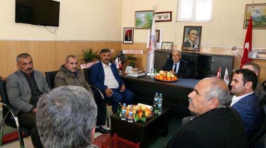 Başkan Kutlu Yaş Sebze Ve Meyve Satıcılarıyla Bir Araya Geldi