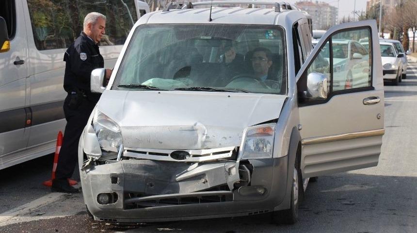 Elazığ&rsquo;da Trafik Kazası:2 Yaralı