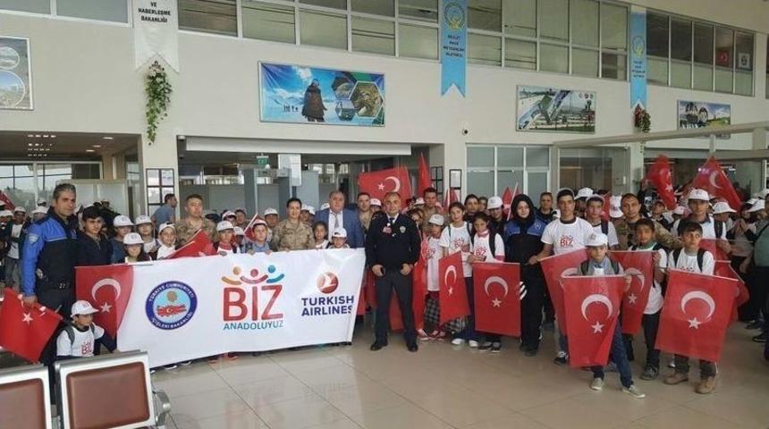 Vanlı &Ouml;ğrenciler &Ccedil;anakkale&rsquo;ye Uğurlandı