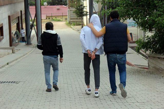 Elazığ&rsquo;da Uyuşturucu Tacirlerine Operasyon: 12 G&ouml;zaltı 1