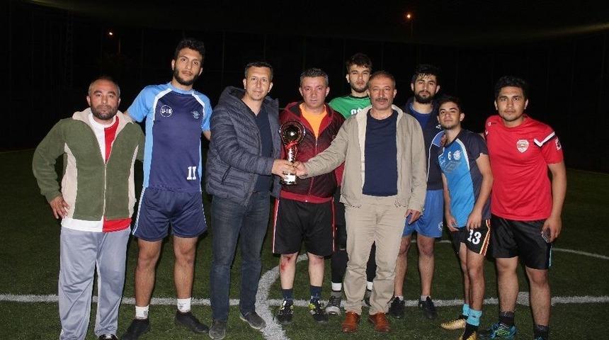 Ulukışla&rsquo;da Kurumlar Arası Futbol Turnuvası Yapıldı