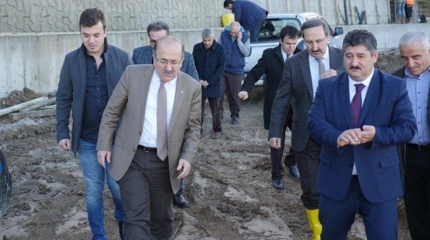 S&uuml;rmene&rsquo;deki Heyelanlı Sahada 2. Etap Fore Kazık &Ccedil;alışması Başladı