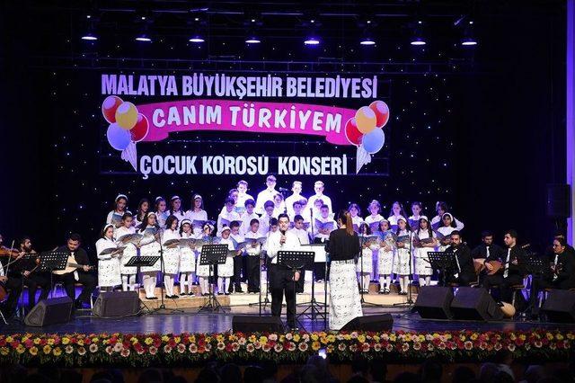 Miniklerden ‘canım Türkiyem’ Konseri