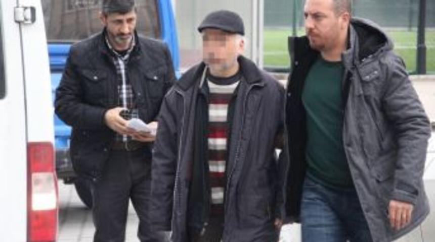 Fet&ouml;&rsquo;den Aranan Polis M&uuml;d&uuml;r&uuml; Yangın Merdiveninden Ka&ccedil;arken Yakalandı