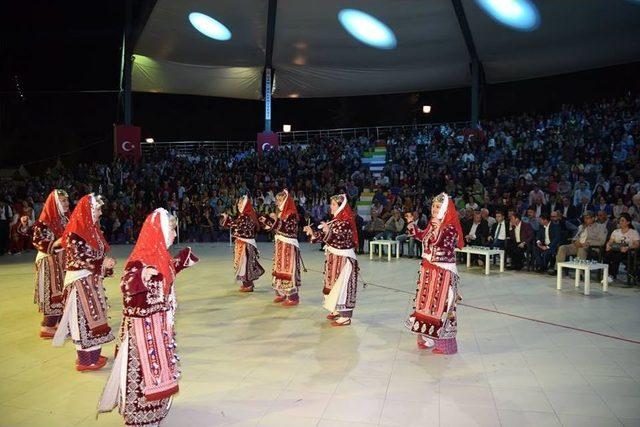 Çan’da Efe Hatun Çan Troya 1.halk Oyunları Şenliği Düzenlendi