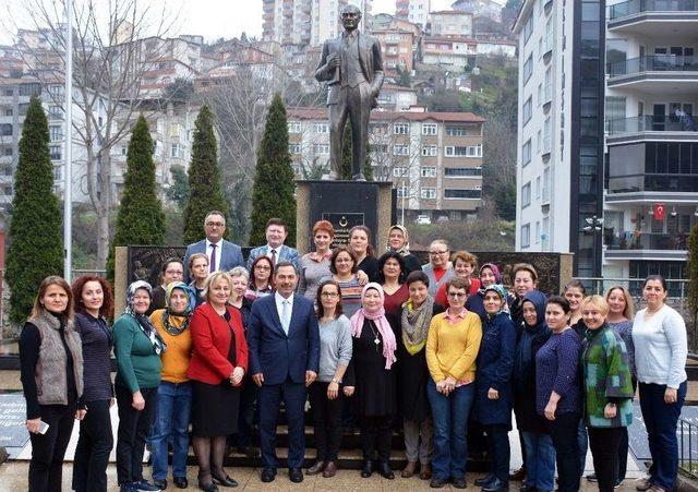 İhtiyaç Sahibi Çocuklar Üşümesin Diye Gönüllü Oldular